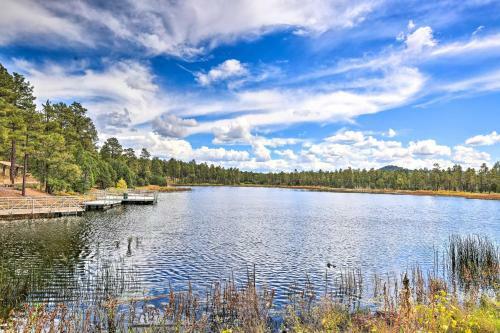 Boho Chic Cabin With Fire Pit, 1 Mi To Lakes