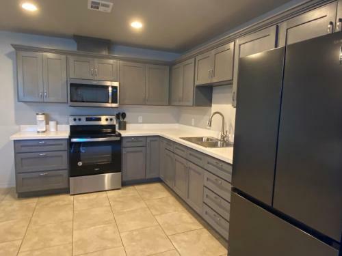 Apartamento The Modern Minimalist Unit B With Free Parking