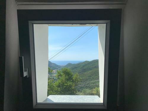 Casa Vista Mare Con Giardino