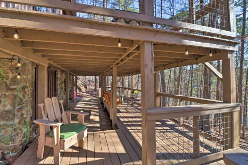 Scenic Greers Ferry Cabin With Deck And Fire Pit!