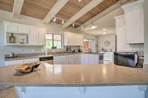 Spacious Sedona Hideaway With Furnished Patio!