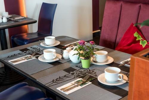 Hostal Median Hotel Garni