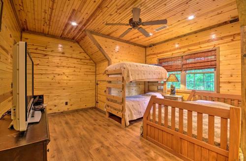 Spacious Family Home With Fire Pit On Norfork Lake!