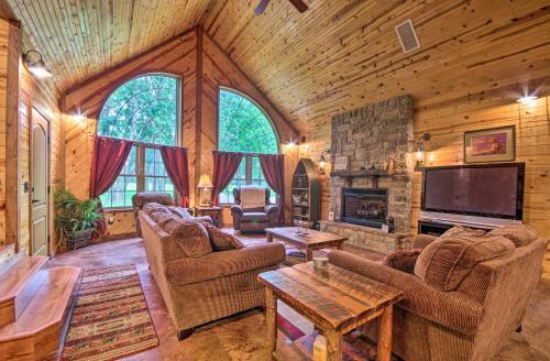 Spacious Family Home With Fire Pit On Norfork Lake!