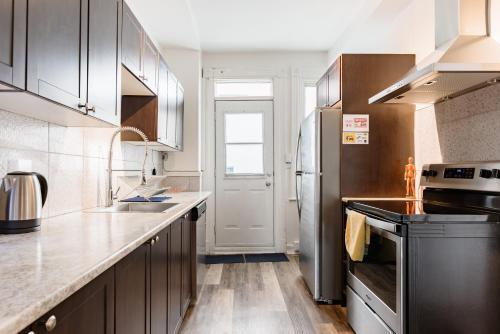 Apartments Near Montreal Olympic Park