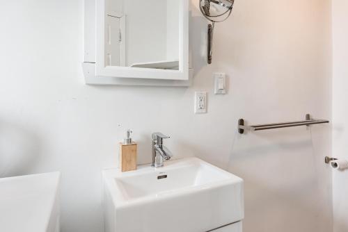 Apartments Near Montreal Olympic Park