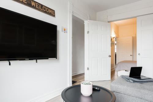 Apartments Near Montreal Olympic Park