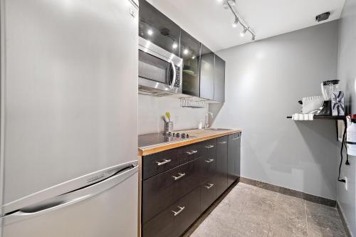 Old Port Montreal Apartments By Restavio