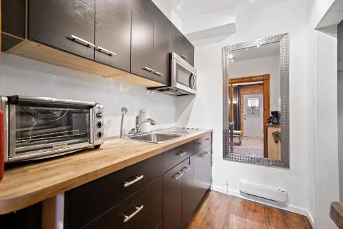 Old Port Montreal Apartments By Restavio