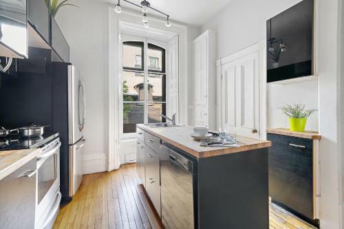 Old Port Montreal Apartments By Restavio