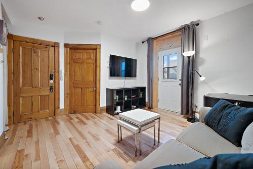 Old Port Montreal Apartments By Restavio
