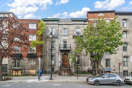 Old Port Montreal Apartments By Restavio