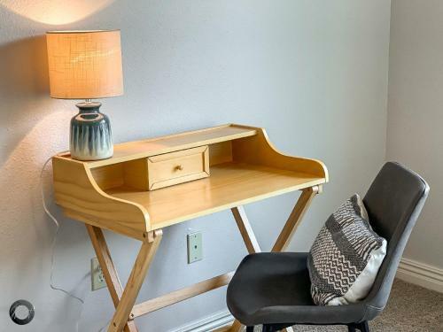 Stylish Amp Comfy Oasis 5min To Amp Queen Beds