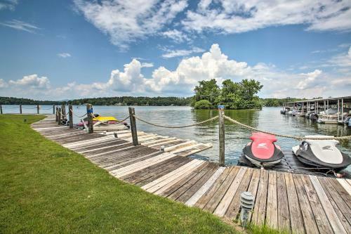 Apartamento Hot Springs Getaway With Balcony And Lake Access!