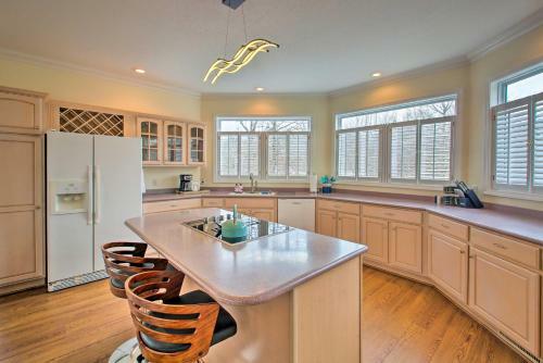 Lakefront Hot Springs Home With Deck, Boat Dock