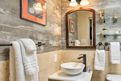 Luxury Tucson Home With Game Room And Spa Master Retreat