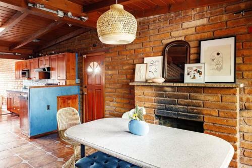The Rosewood Adobe - Private Retreat W/pool