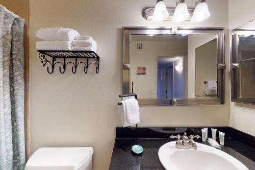 Sabino Villas #1205