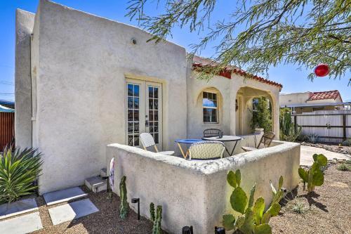 Stunning Tucson Home 3 Patios, Unique Decor!