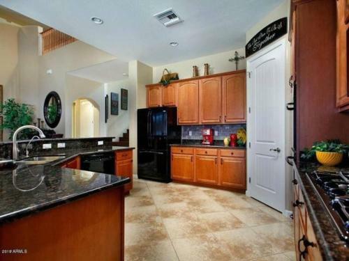 North Phoenix Hillside 4 Bdrm Wviews & Hot Tub