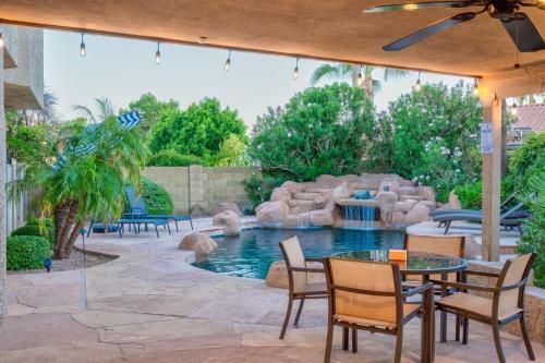 Premier Hosts Present Scottsdale Luxury Oasis With Lagoon Pool