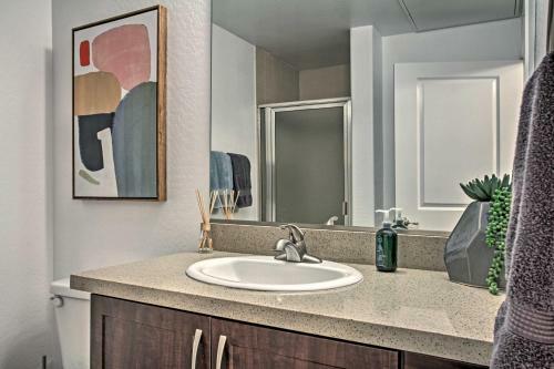Apartamento Mid-century Modern Condo - Walk To High St!
