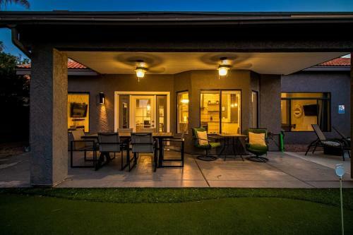 Luxury Modern Home Whtd Pool In North Scottsdale