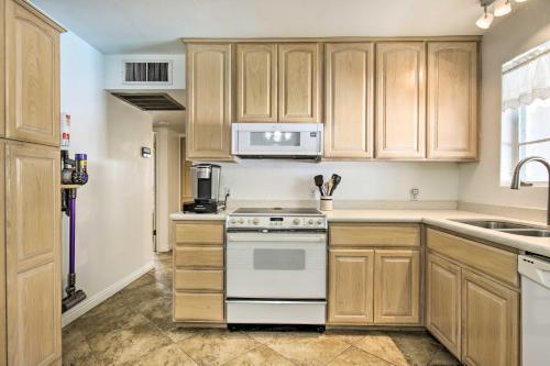Phoenix Desert Getaway With Pool And Gas Grill!