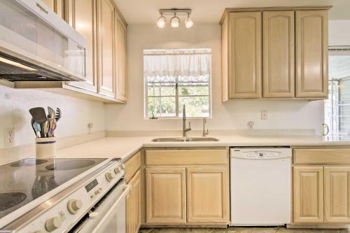 Phoenix Desert Getaway With Pool And Gas Grill!