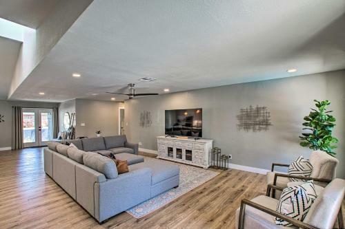 Central Scottsdale Oasis With Pool And Game Room!