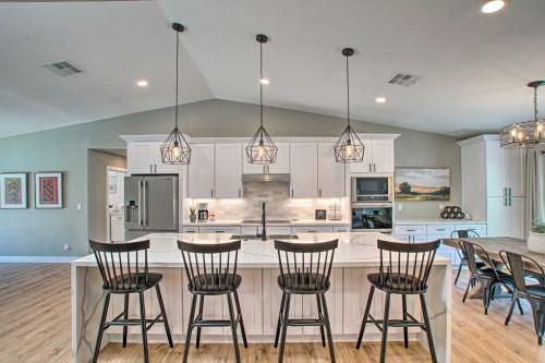 Central Scottsdale Oasis With Pool And Game Room!