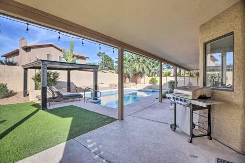 Upscale Home With Pool Less Than 5 Miles To Golfing