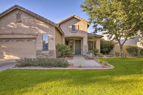 Lovely Retreat With Pool On Legacy Golf Course!