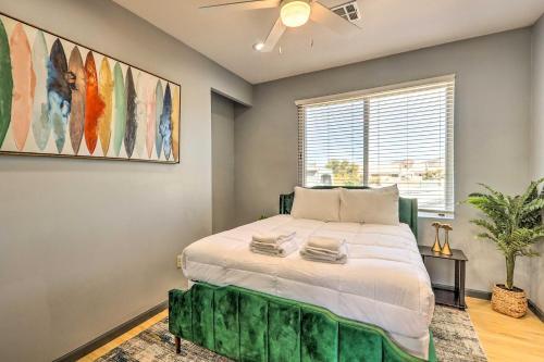 Chic Pet-friendly Townhome Near Papago Park!