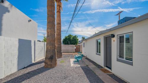 Wanderjaunt - Hallie - 2br Guesthouse - Central Phoenix