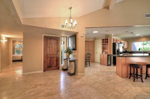 Super Private Backyard With Putting Green Private Pool & Spa