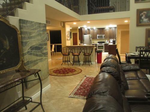 4100 Plus Sqft Art Museum Property In Downtown Scottsdale