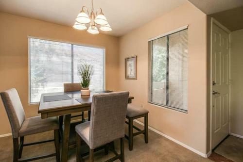 Gorgeous Upgraded Scottsdale Condo