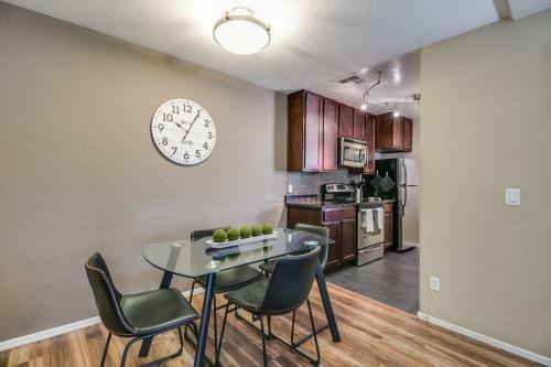 Beautiful North Scottsdale 2 Bedroom Condo