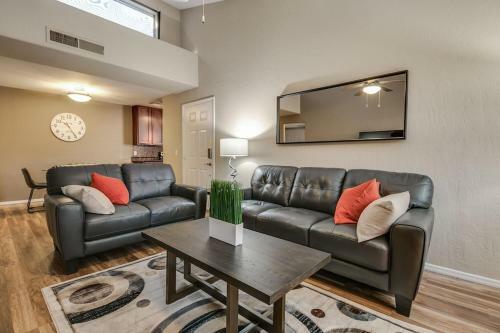 Beautiful North Scottsdale 2 Bedroom Condo