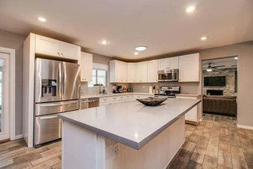 Modern Chic Old Town Scottsdale Home Wpool & Gym