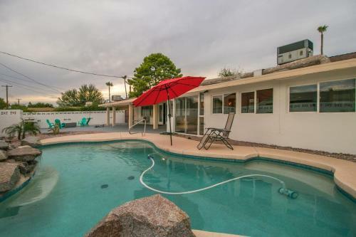 Modern Chic Old Town Scottsdale Home Wpool & Gym