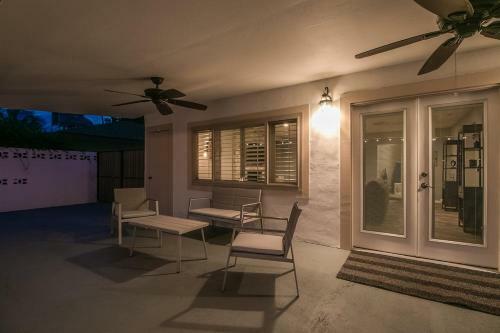 Modern Chic Old Town Scottsdale Home Wpool & Gym
