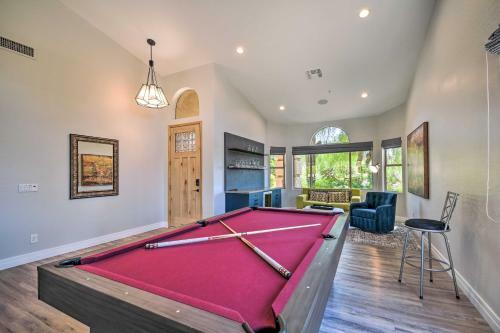 Scottsdale Golfers Getaway With Putting Green