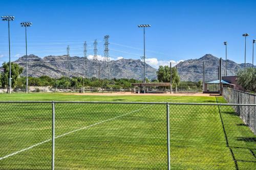 Scottsdale Golfers Getaway With Putting Green