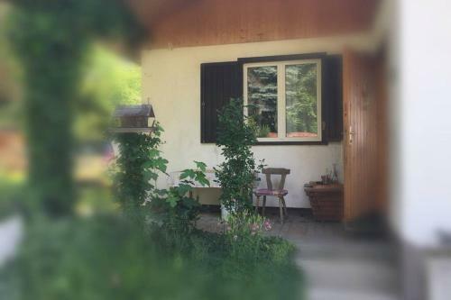 Minihaus In Den Bergen/ Small Mountain House