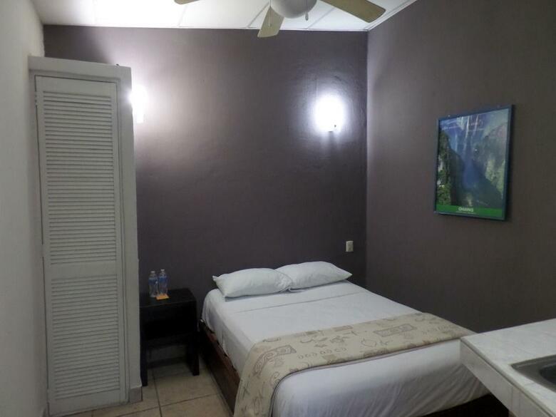 Uke Inn Hotel & Suites Xamaipak
