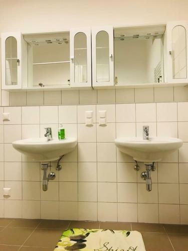 Lilian�s Royal Apartment