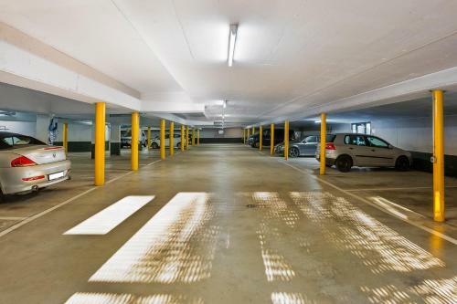 Apartamento Monolocale Con Terrazzo Vista Lago E Garage Via Cassarinetta
