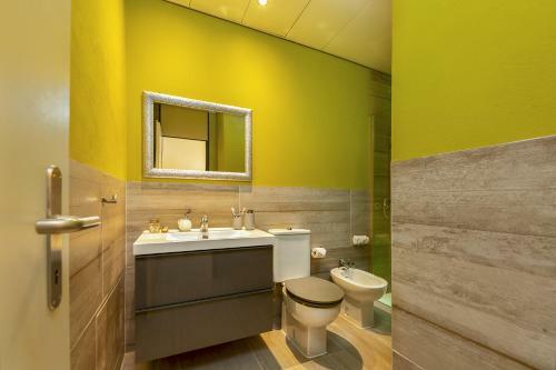 Apartamento Monolocale Con Terrazzo Vista Lago E Garage Via Cassarinetta